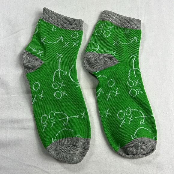 8 Pair Assorted Styles Socks - Picture 7 of 13